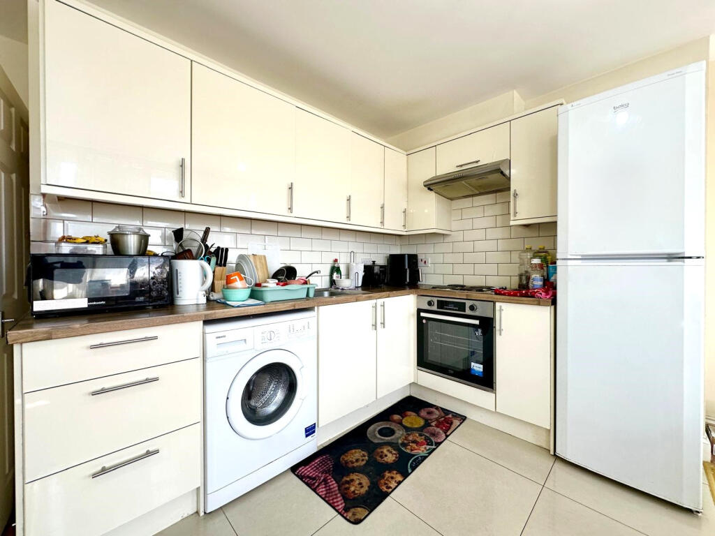 4 bedroom flat for rent