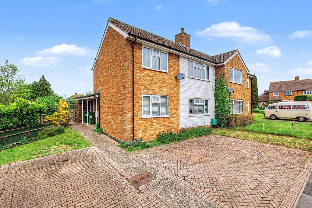 Main image of property: Giffard Way, Long Crendon