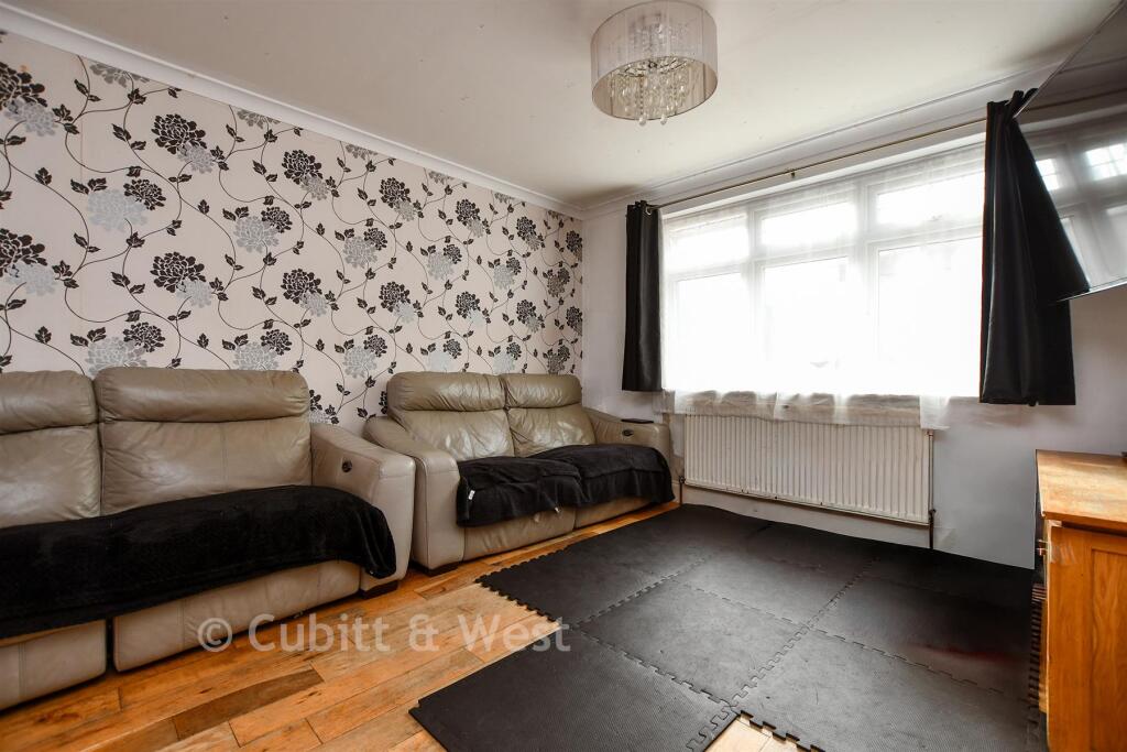 Hanworth Road, Redhill, Surrey photo 4
