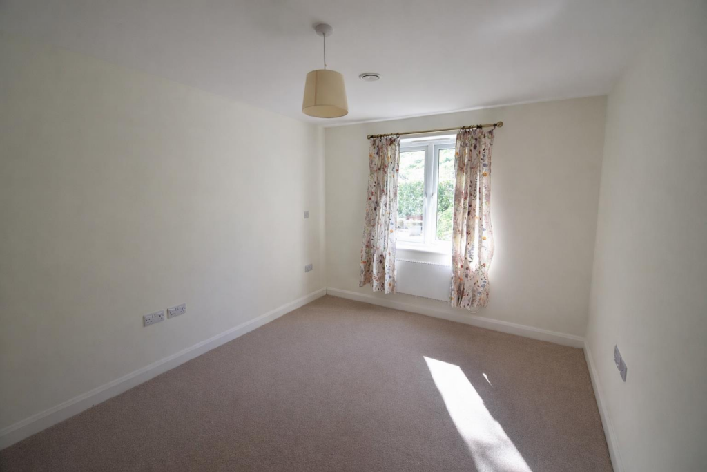 Apartment in Bristol, Woodhill - View 4