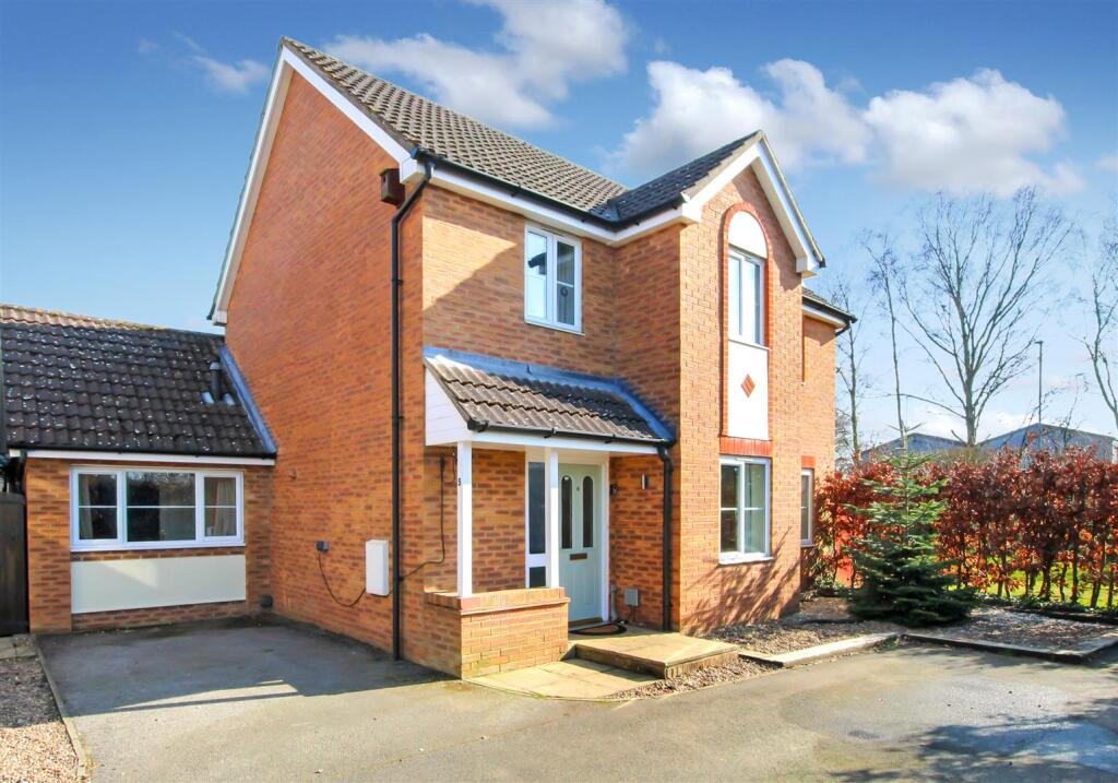 4-bed detached on Birchwood's Close, Market Rasen, £290,000