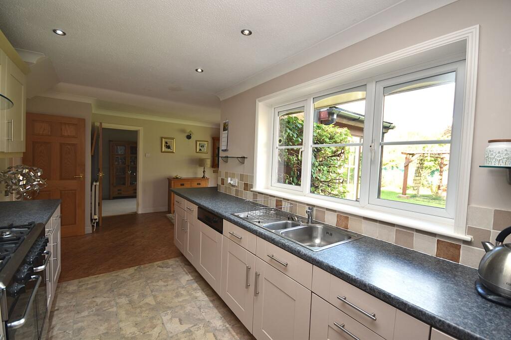 House in Macclesfield, Cheshire East - View 5