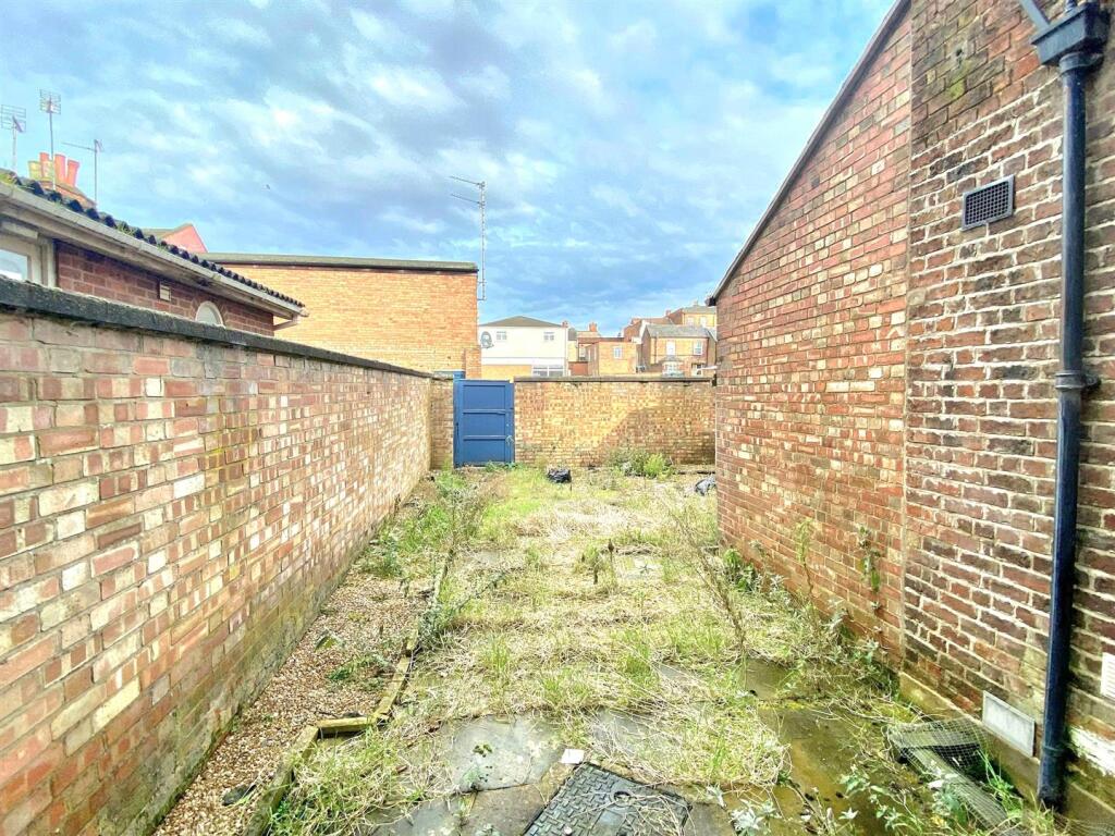 The Crescent, Spalding photo 3