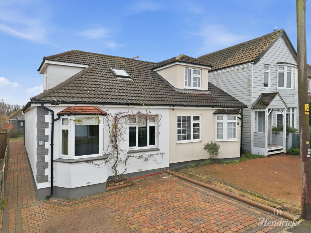 Main image of property: The Crescent, Benfleet, SS7 2