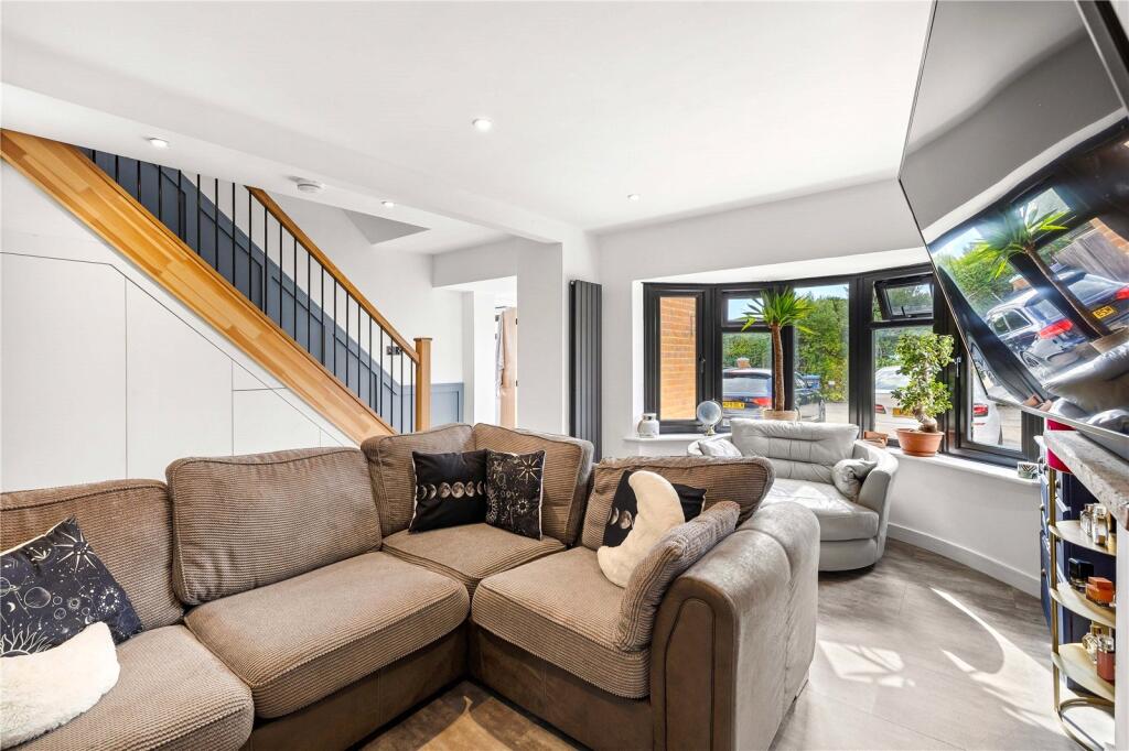 House in Redhill - More