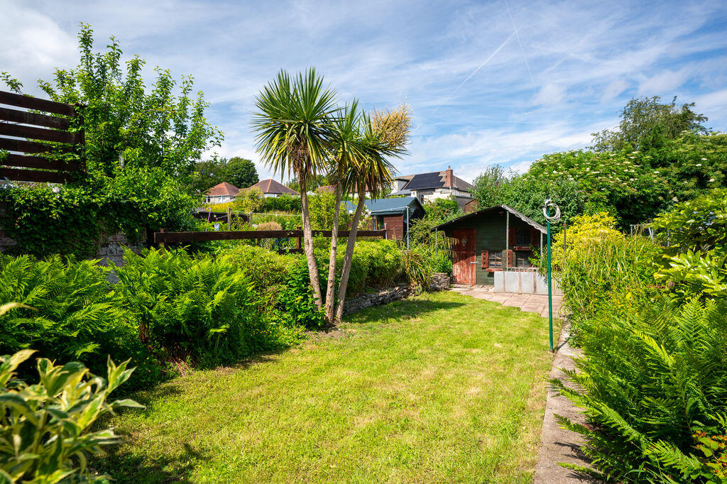 Harvey Clough Road, Norton Lees, Sheffield photo 4