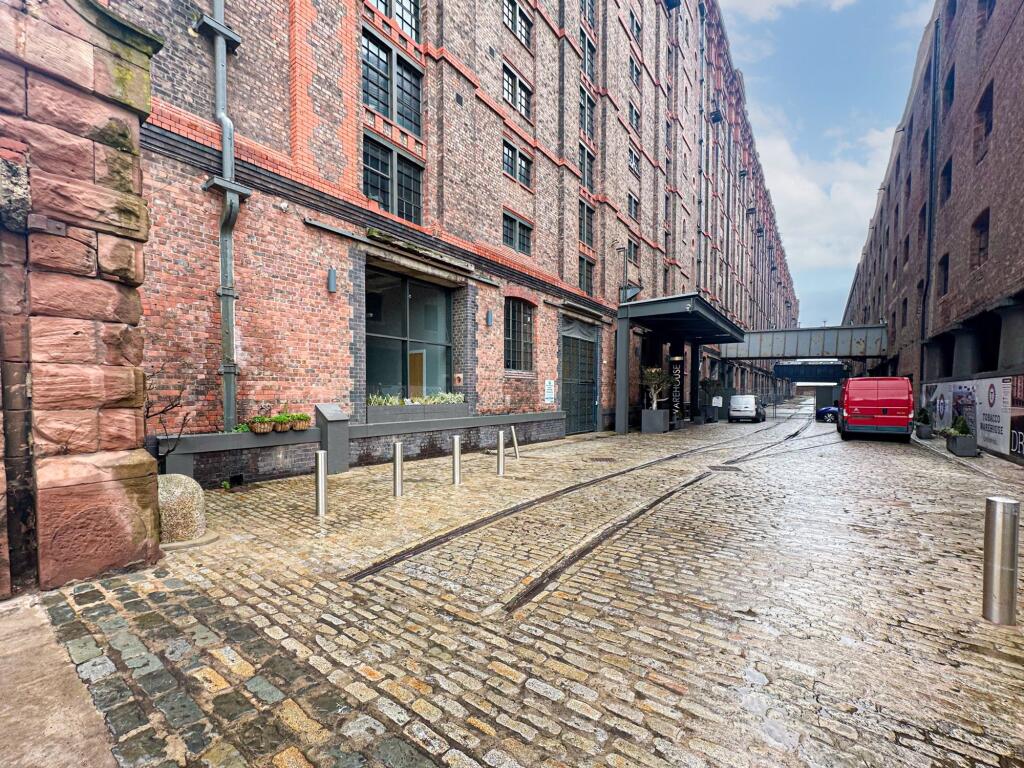 2 bedroom flat for sale in Regent Road, Liverpool, L3