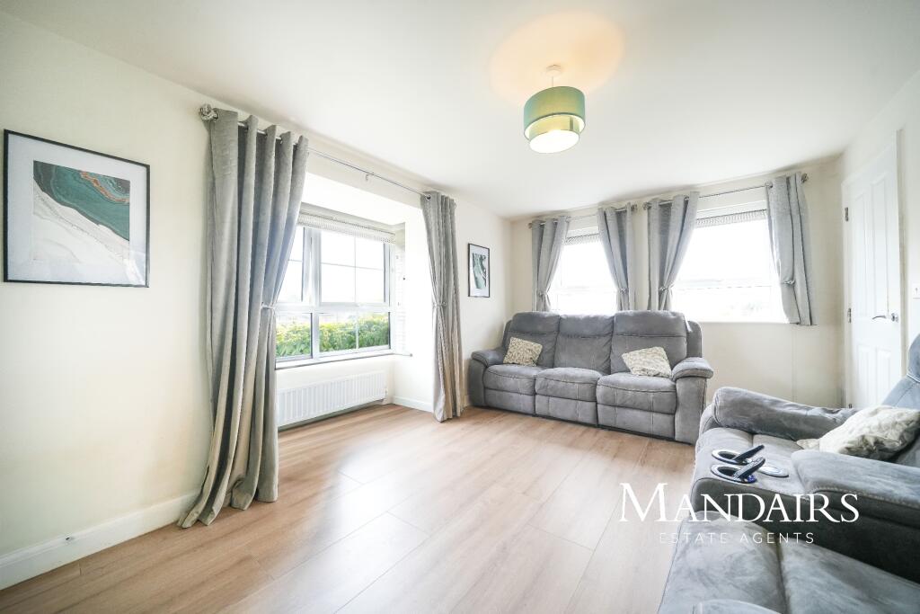House in Peterborough, Hampton Gardens, Hampton Water - More