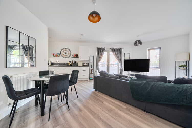 Apartment in Upton, St Crispin's - View 3