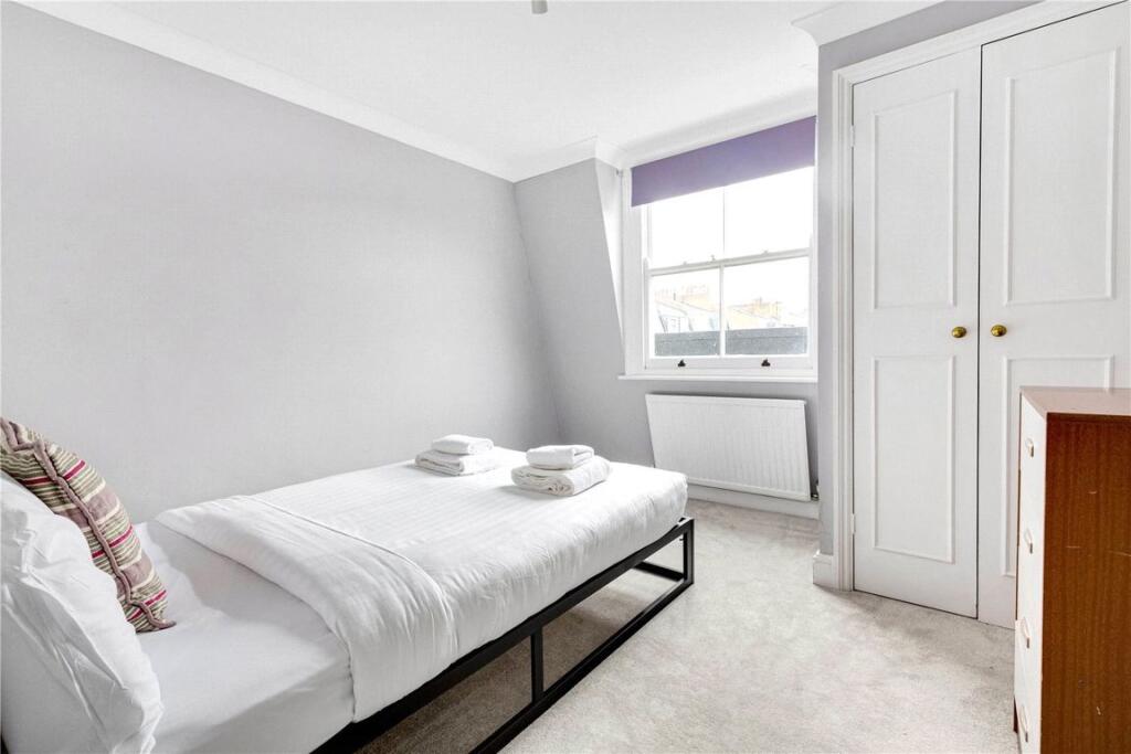 Apartment in London - More