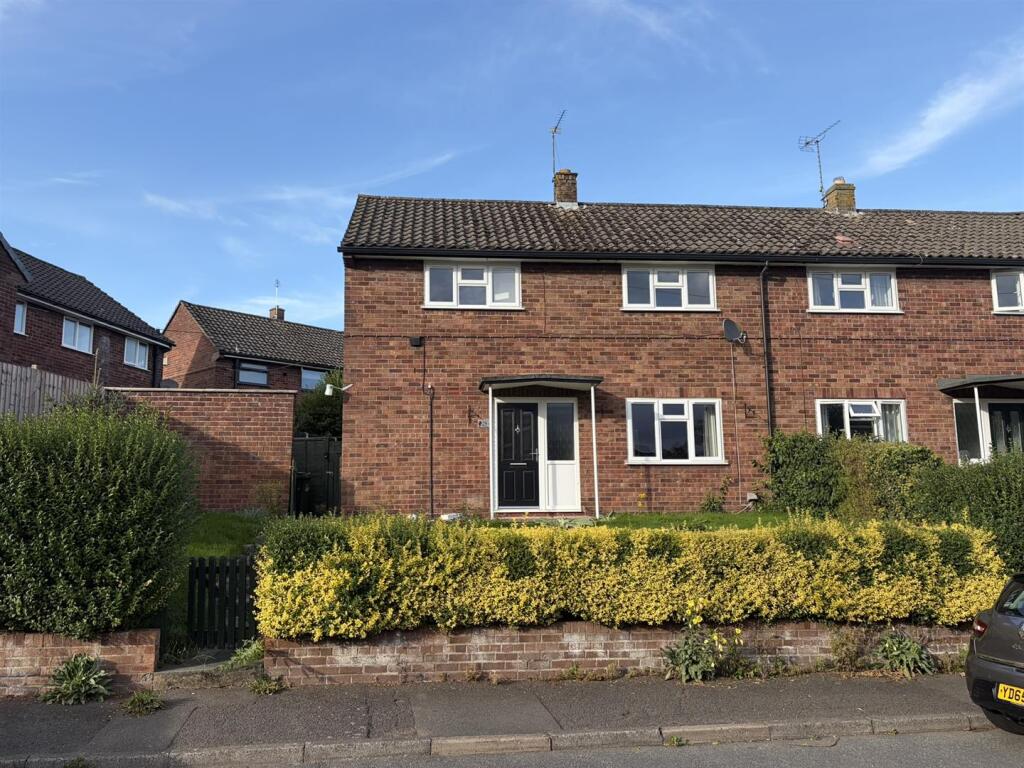 2-bed house on Highfields, Market Drayton, £99,000