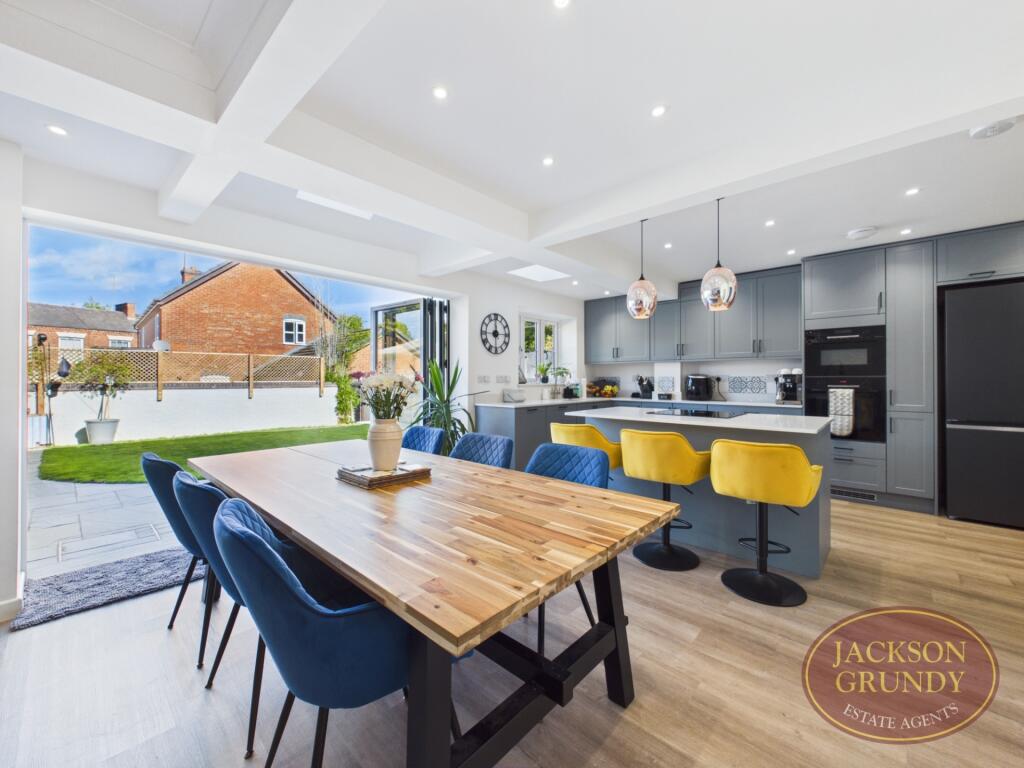 House in Weedon Bec - View 3