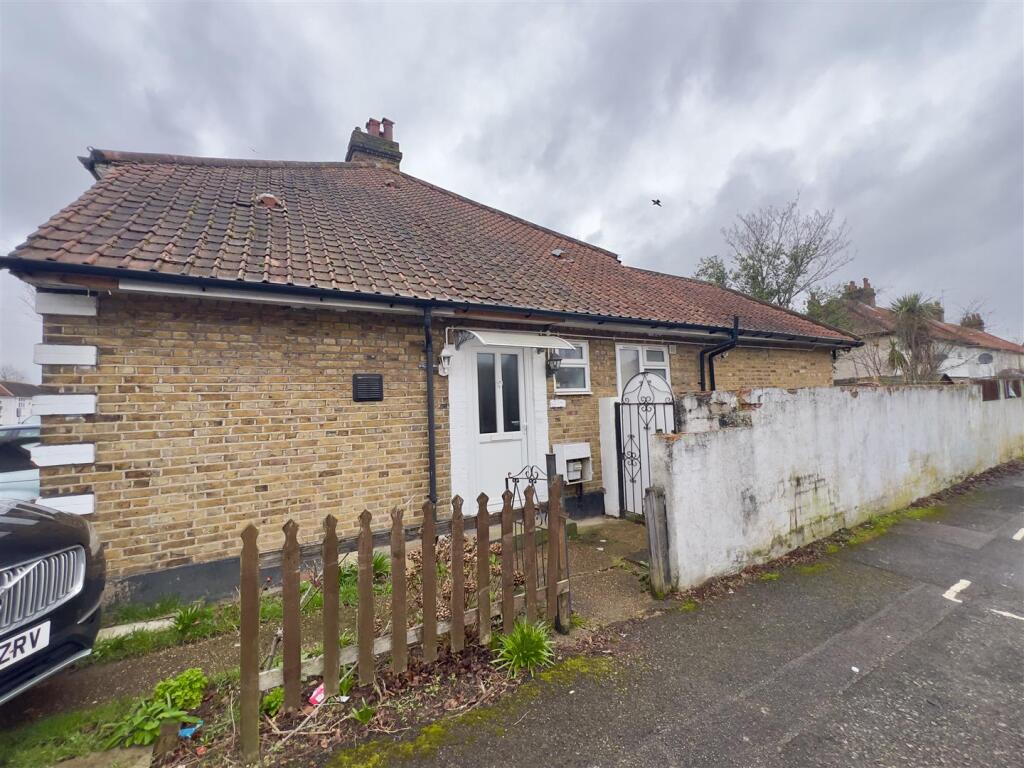 Main image of property: The Greenway, Uxbridge, Middlesex, UB8