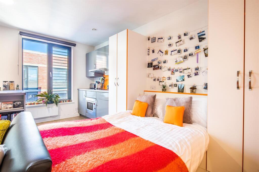 Studio flat for rent