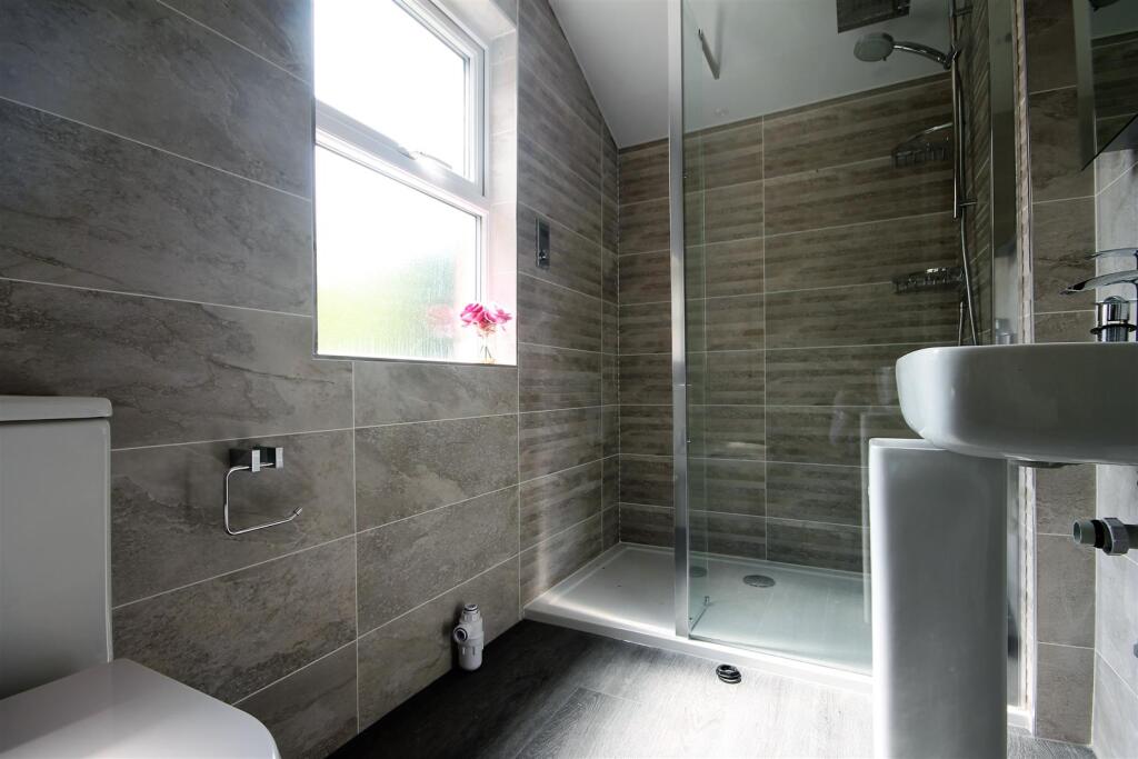House in Newcastle upon Tyne, Jesmond - More