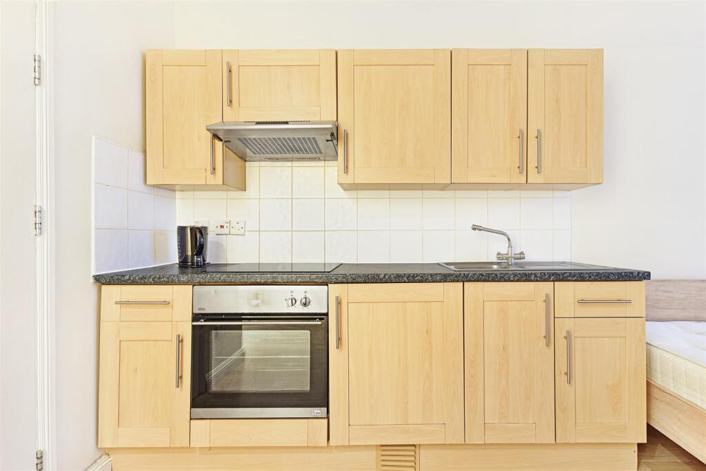 Studio flat for rent
