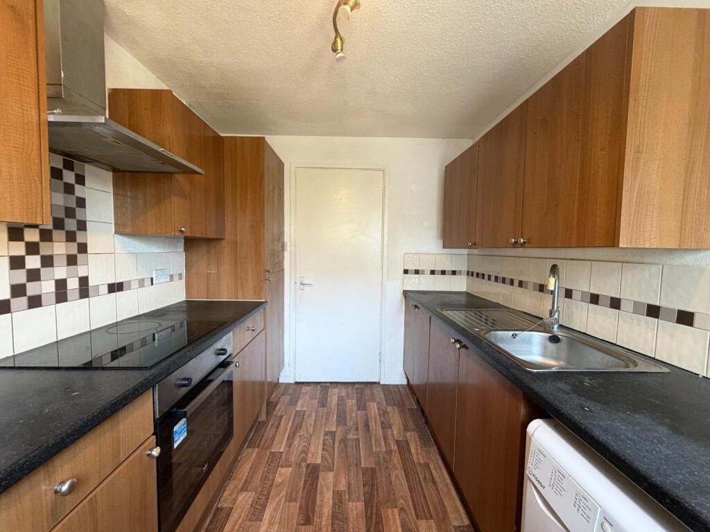House in Northampton, Briar Hill - View 2