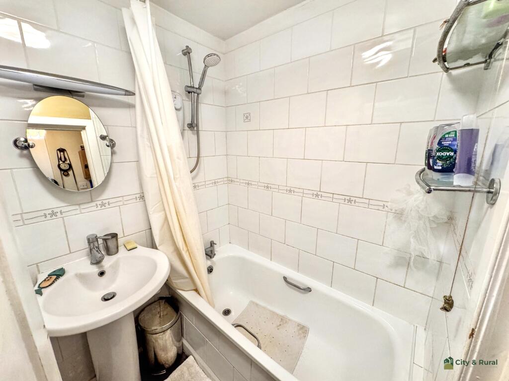 Flat 2, 26 Monmouth Street, Bath, Bath and North East Somerset BA1 2AP - View 6