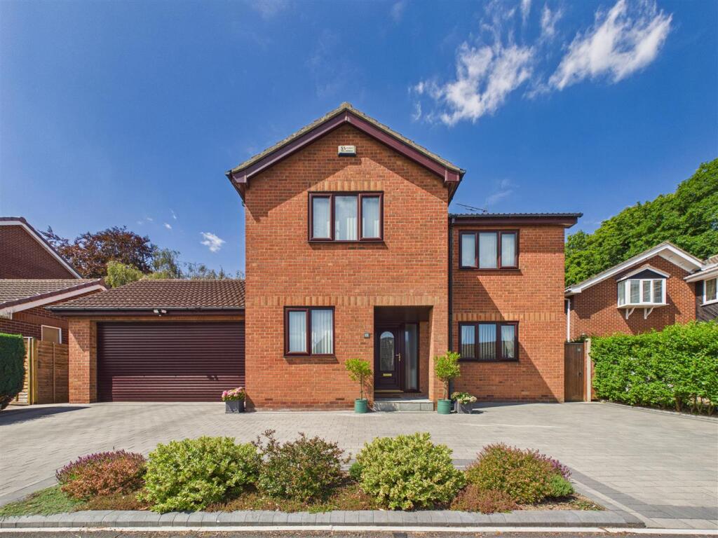 Main image of property: Peaseholme, Hessle