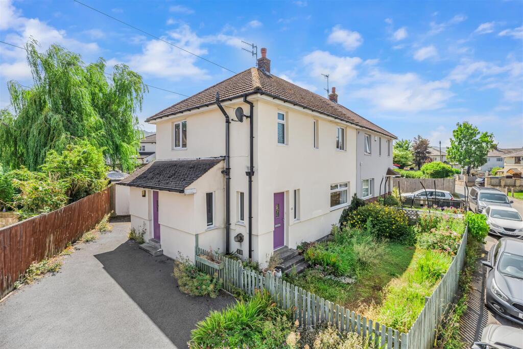 Main image of property: The Crescent, Ilkley