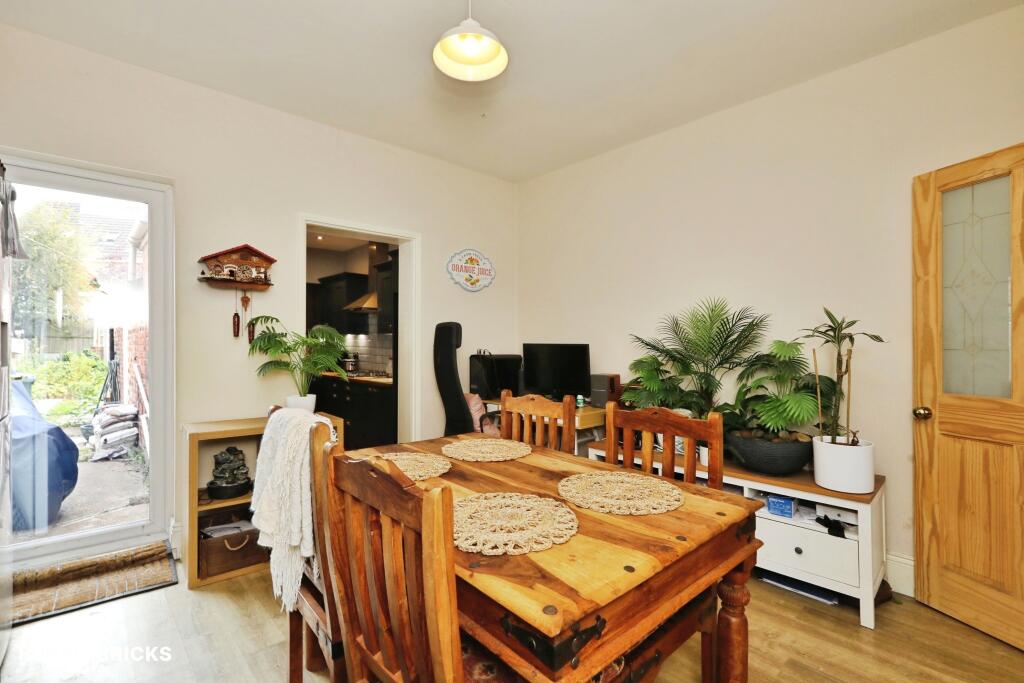 House in Retford, Newtown - More