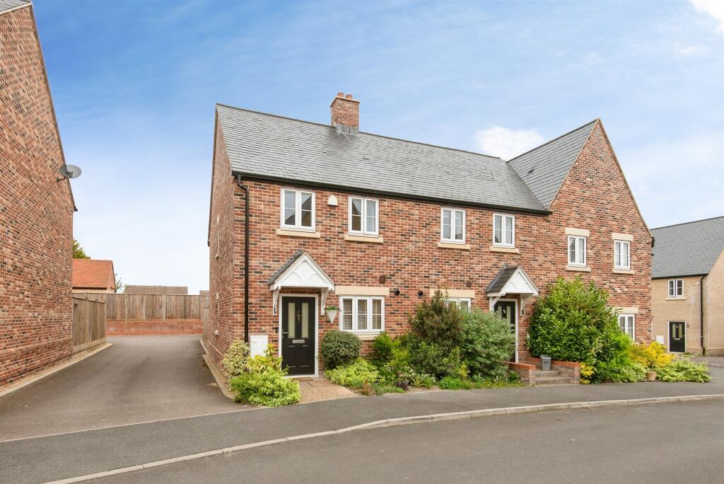 2-bed terraced on Victoria Way, Melbourn, ROYSTON, £375,000
