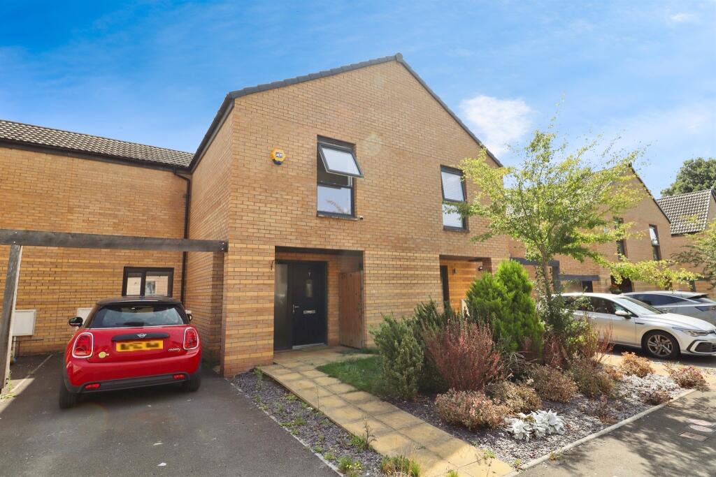3-bed terraced on Rhodfa Crughywel, St. Mellons, Cardiff, £270,000