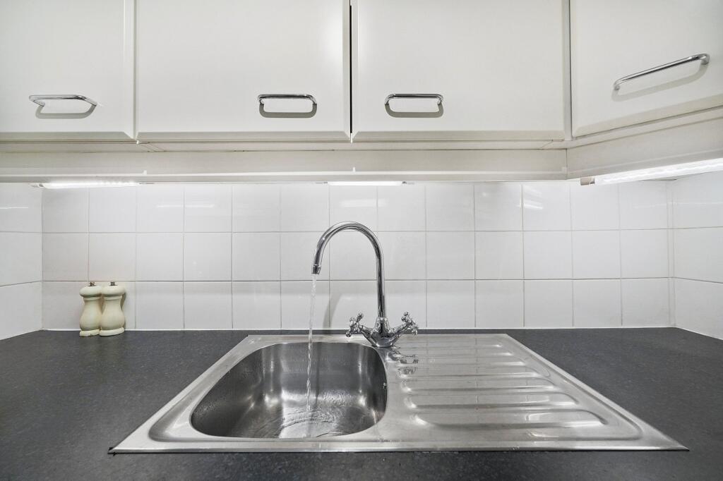 1 bedroom maisonette for rent