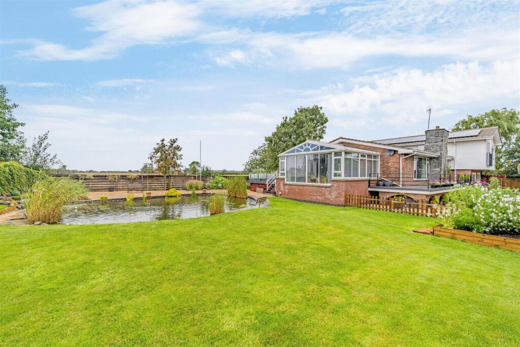 Aston Firs, 42 Halton Fenside, Halton Holegate photo 3