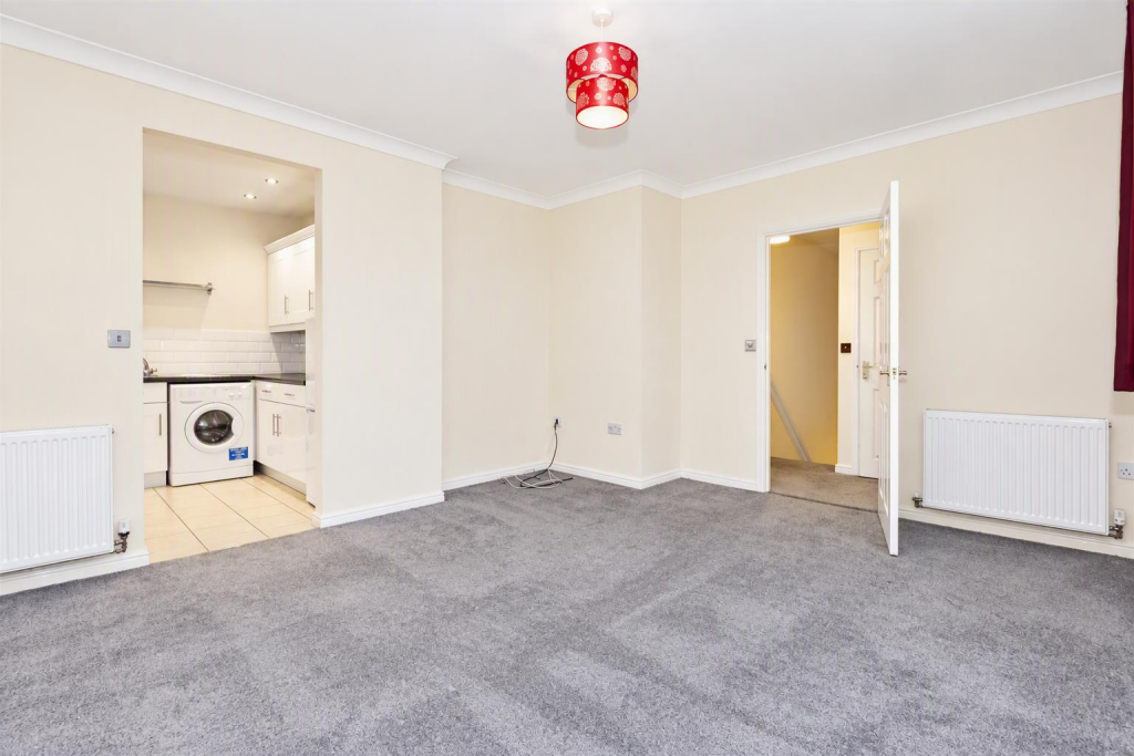 Apartment in Warwick, Whitemoor, Kenilworth - View 2