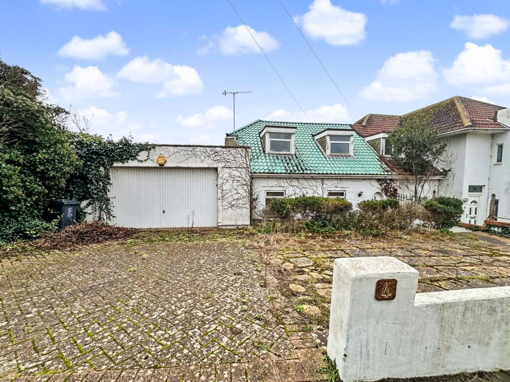 Main image of property: Linchmere Avenue, Saltdean, BN2 8LE