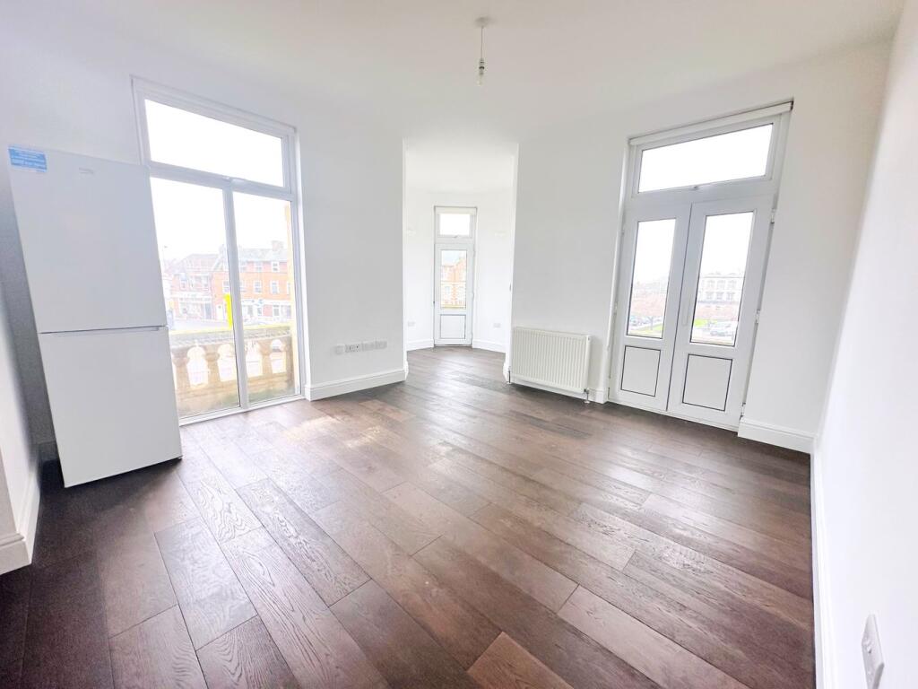 Apartment in Tonbridge - View 4