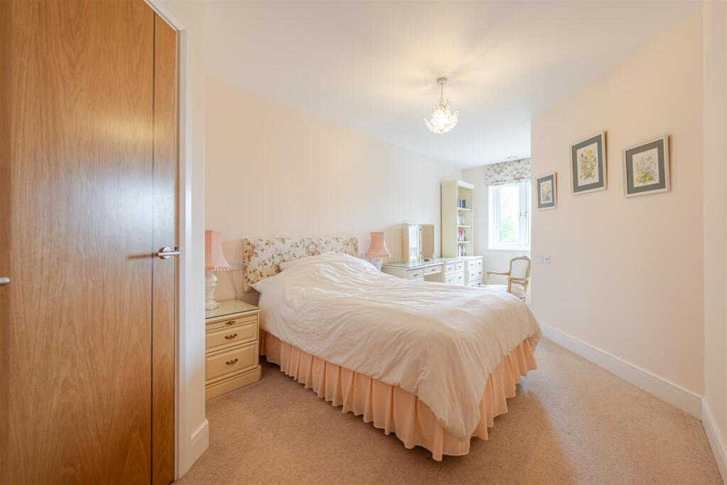 Apartment in Stratford-on-Avon, Wellesbourne CP - View 5
