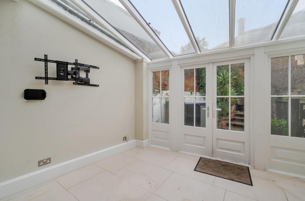 25, Park Street, Windsor, Berkshire photo 4