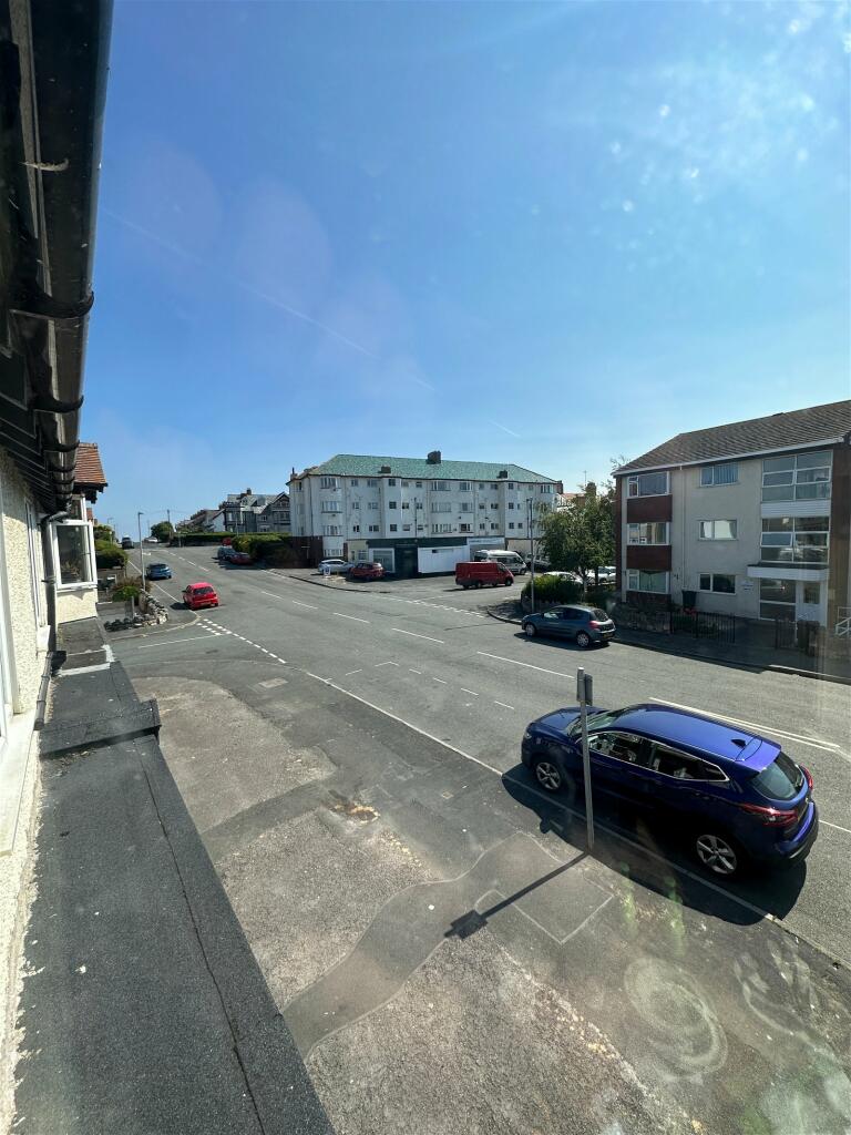 Apartment in Llandudno - View 4