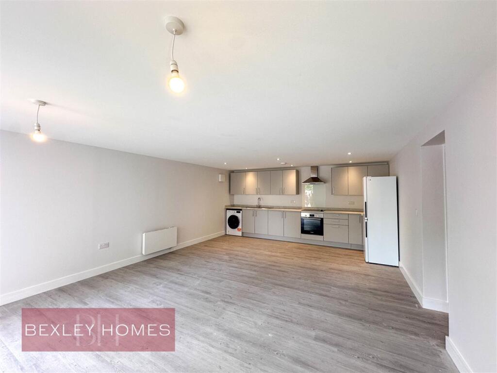 Main image of property: Wrotham road, Gravesend