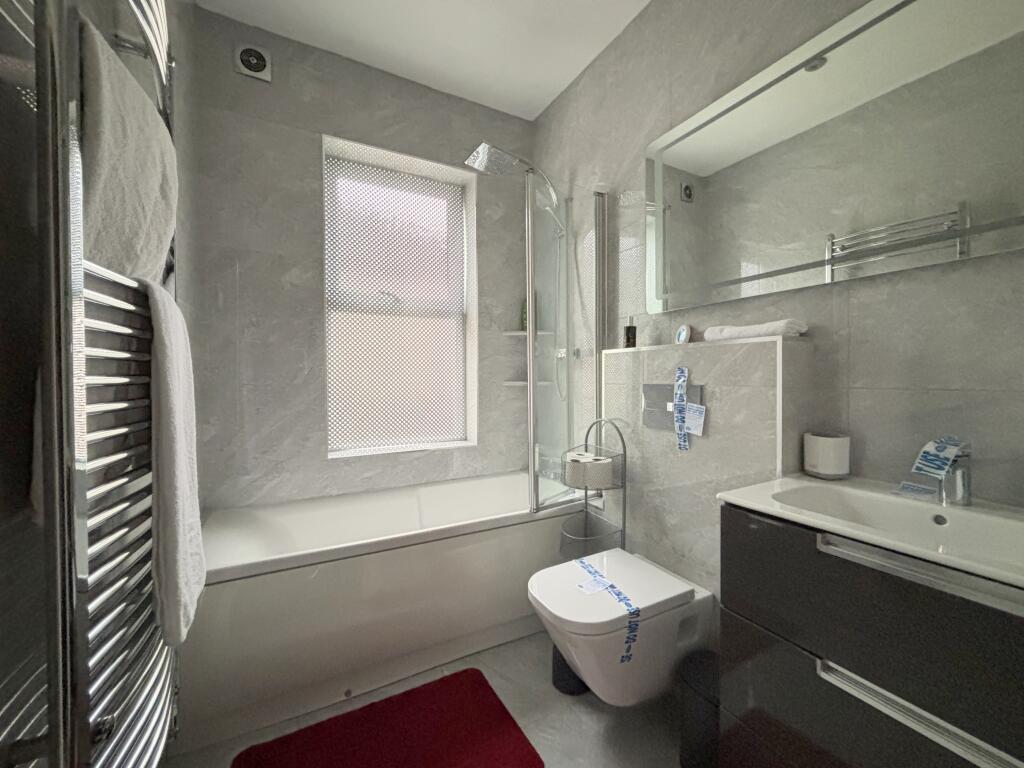 Apartment in Bournemouth, Westbourne - More