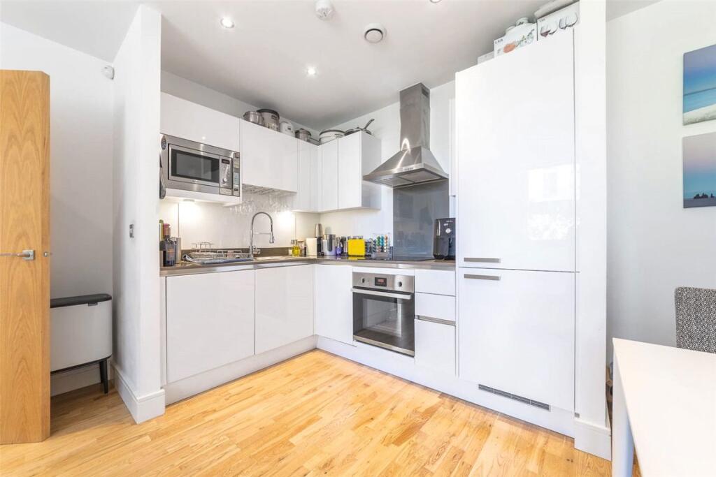 Apartment in London - More