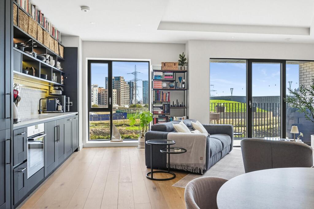 Main image of property: Globe House, London City Island, London, E14