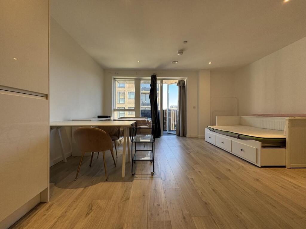 Apartment in London - View 5