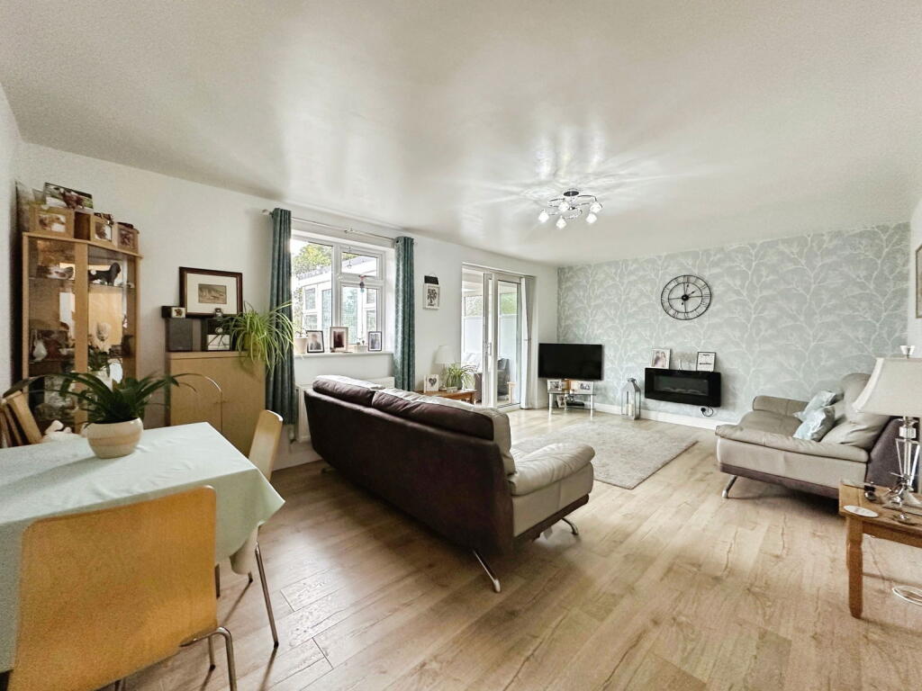 House in South Staffordshire, Wombourne - View 4