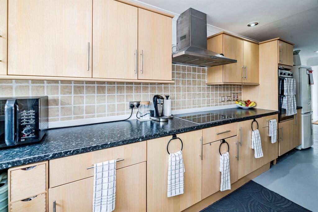 House in Slough - View 3