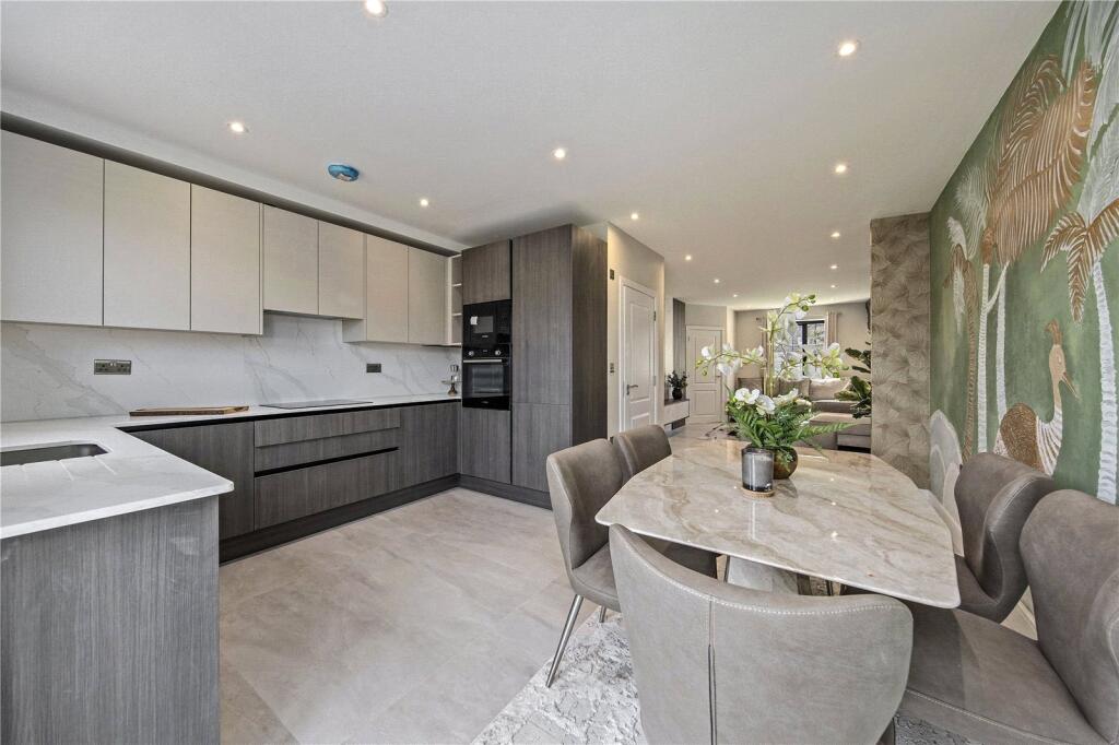 House in Twickenham - View 3