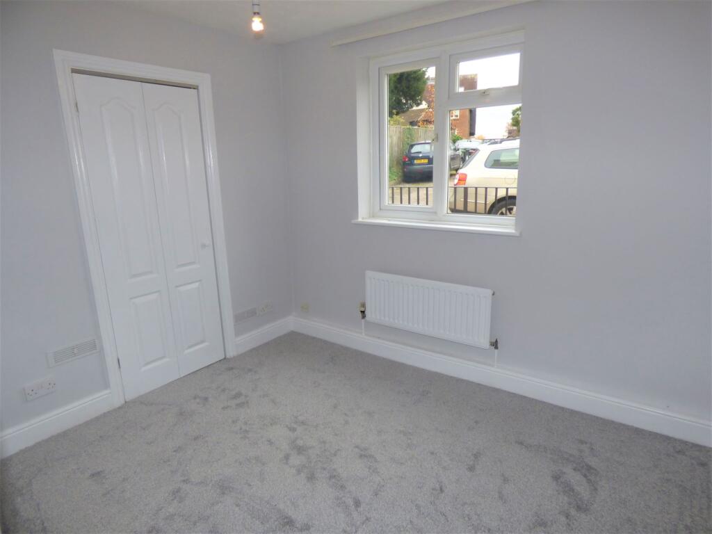 Apartment in Kingston upon Thames - More