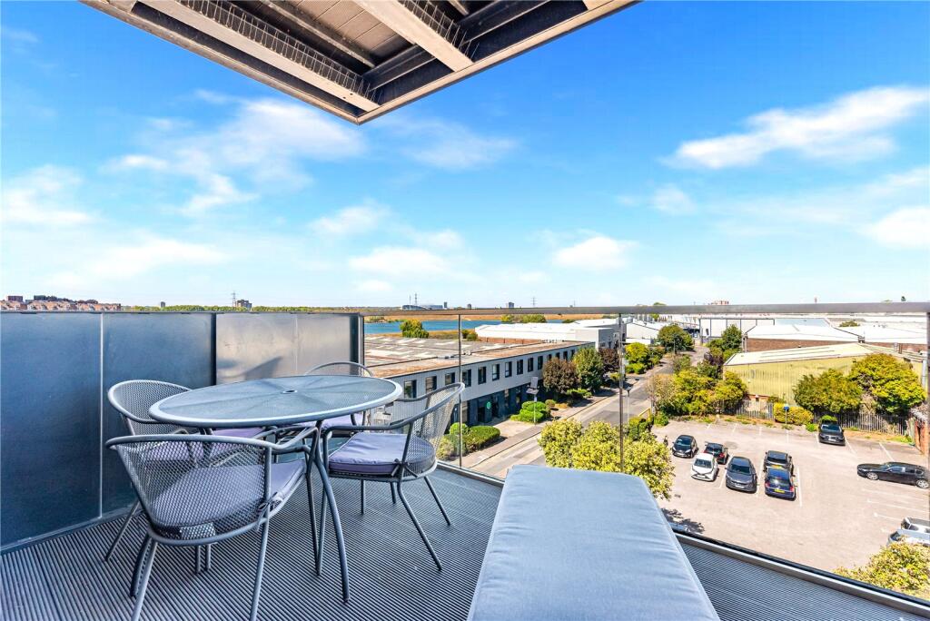Apartment in London, Higham Hill - View 2