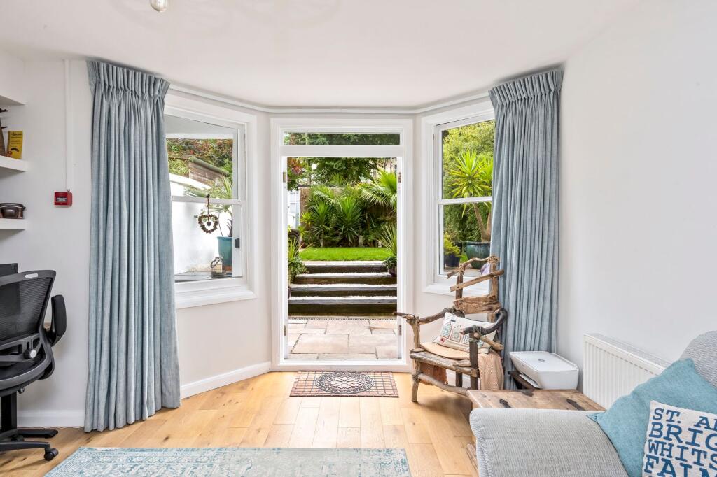 Apartment in Hove, Aldrington - View 4