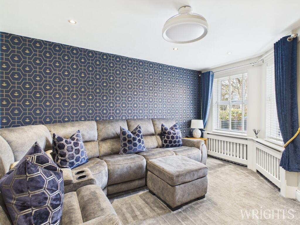 House in Welwyn Hatfield, Hertfordshire - View 5