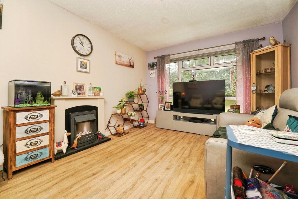 Cheyney Close, Gloucester, Gloucestershire, GL4 photo 3