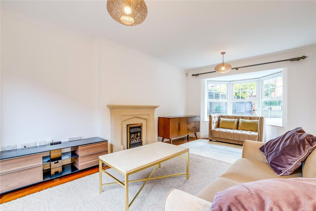 House in London, Raynes Park - View 2