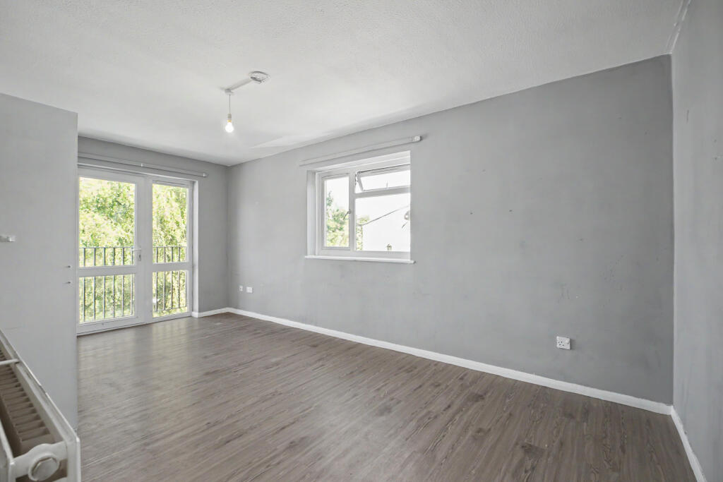 Apartment in Reading - View 2